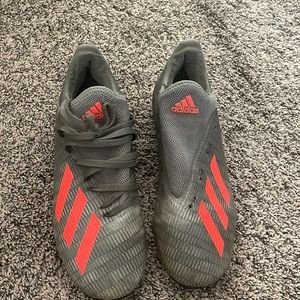 Boy’s soccer shoes in a good condition. Need lace
